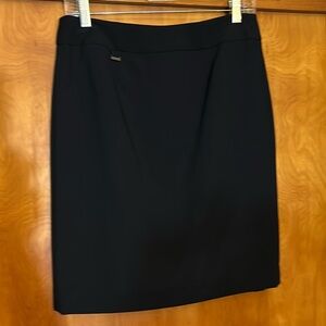 Navy lined straight skirt, Calvin Klein, size 6P, minimal wear